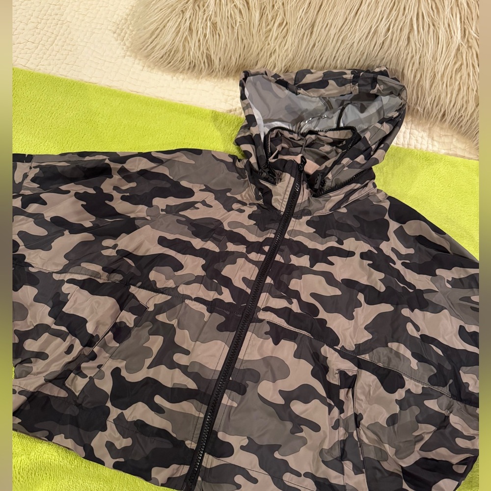Zara- Camouflage Wind Breaker